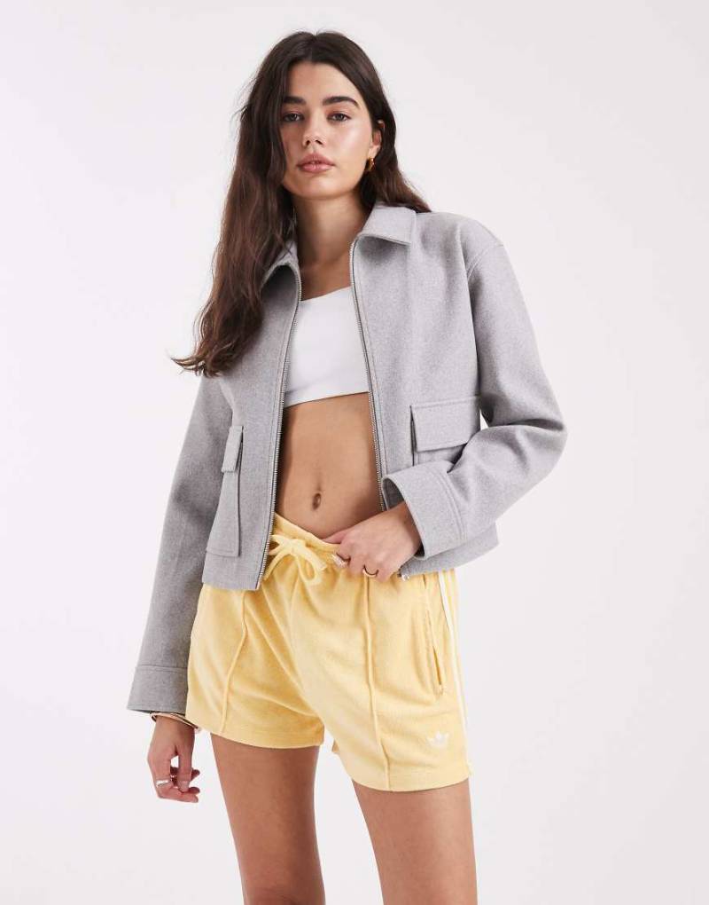 adidas Originals - Firebird - Frottee-Shorts in Orange getönt von adidas Originals