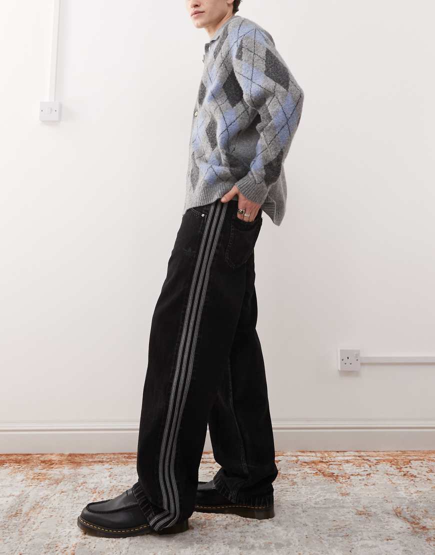 adidas Originals - Firebird - Trainingshose aus Denim in Schwarz von adidas Originals