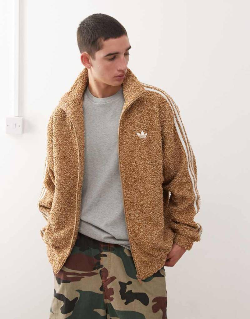 adidas Originals - Firebird - Trainingsjacke aus Bouclé in Braun-Brown von adidas Originals