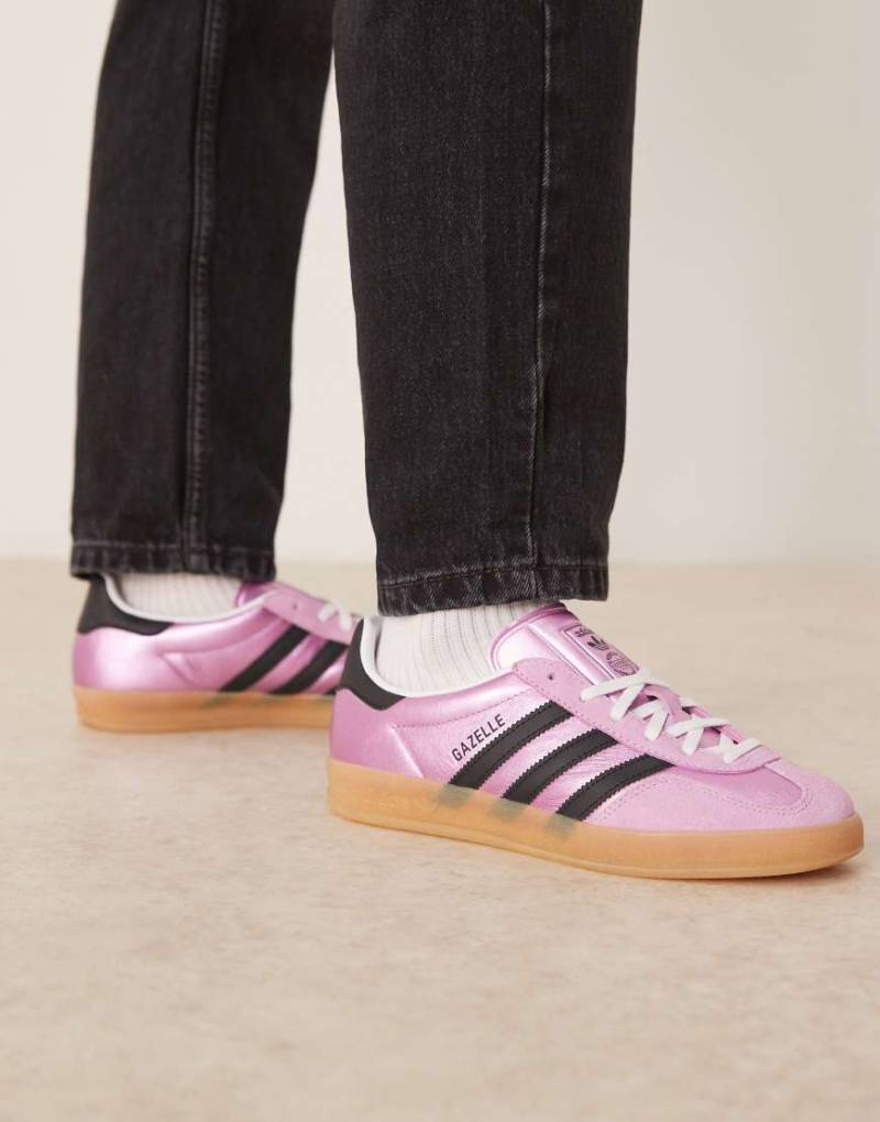 adidas Originals - Gazelle Indoor - Sneaker in Metallic-Lila von adidas Originals