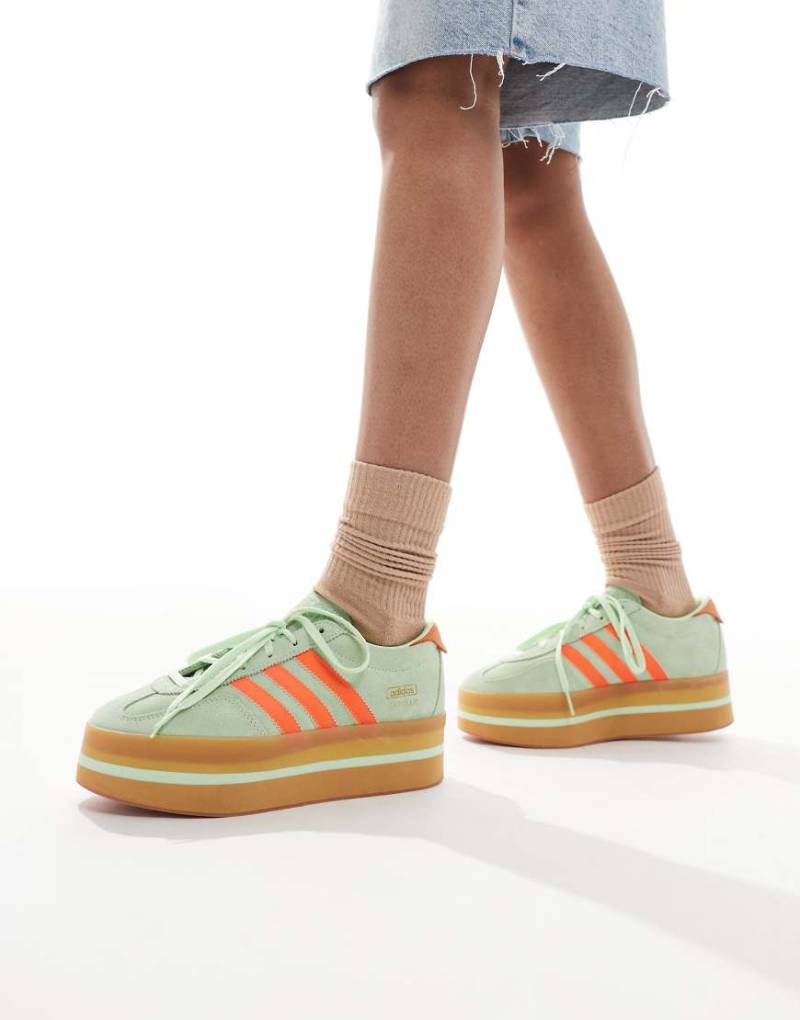 adidas Originals - Gazelle Stack - Sneaker in Grün und Orange von adidas Originals