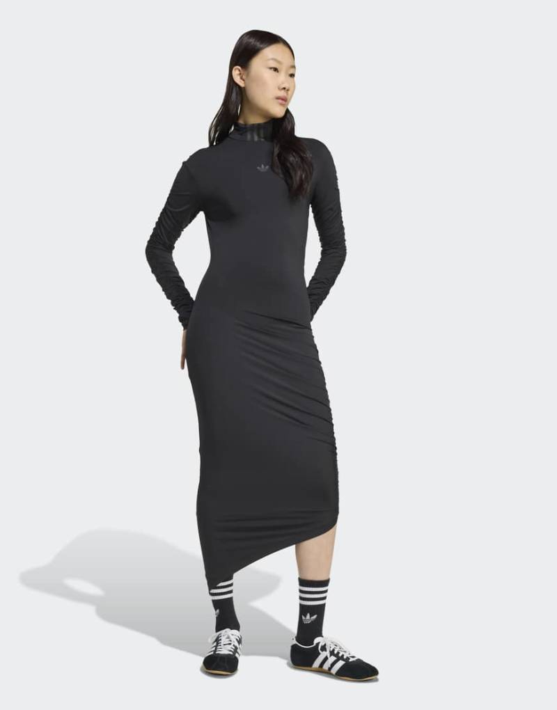 adidas Originals - Gerafftes Maxikleid in Schwarz von adidas Originals
