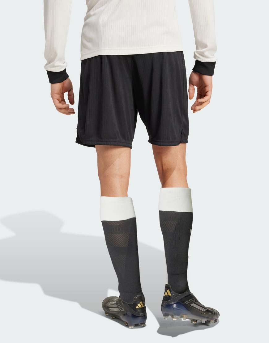 adidas Originals - Germany Anniversary - Shorts in Schwarz / Cloud White adidas Originals - Germany Anniversary - Shorts in Schwarz / Cloud White von adidas Originals