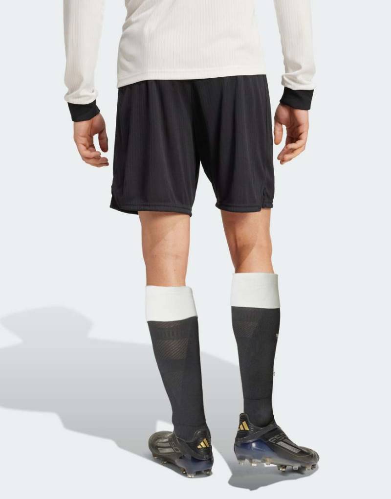 adidas Originals - Germany Anniversary - Shorts in Schwarz / Cloud White von adidas Originals