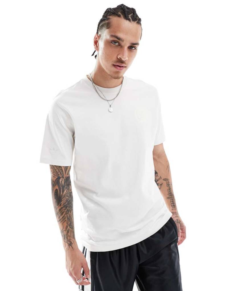 adidas Originals - Germany Anniversary - T-Shirt in Wolkenweiß von adidas Originals