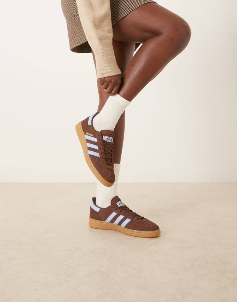 adidas Originals - Handball Spezial - Sneaker in Braun und Blau mit Gummisohle-Brown von adidas Originals