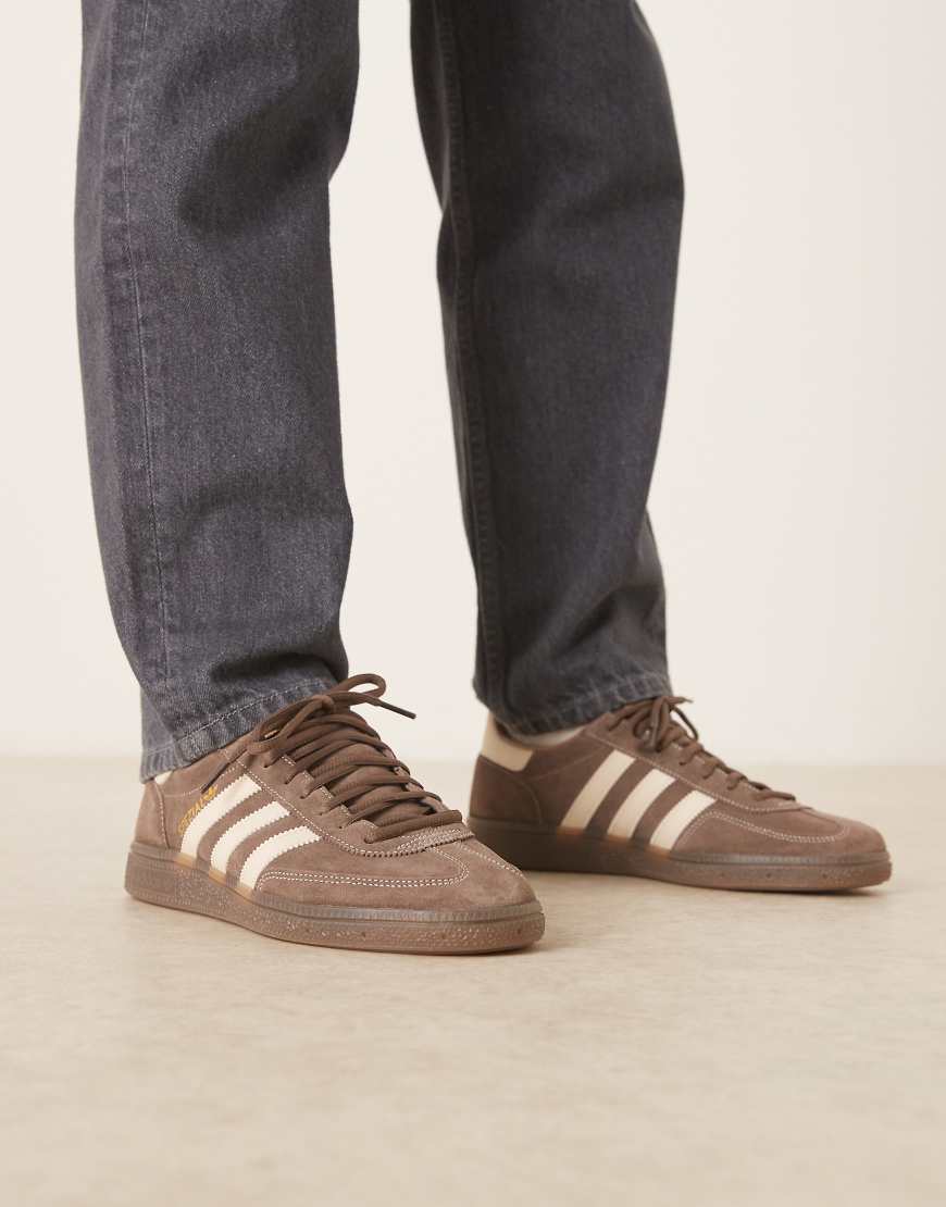 adidas Originals - Handball Spezial - Sneaker in Braun und Cremeweiß-Brown von adidas Originals