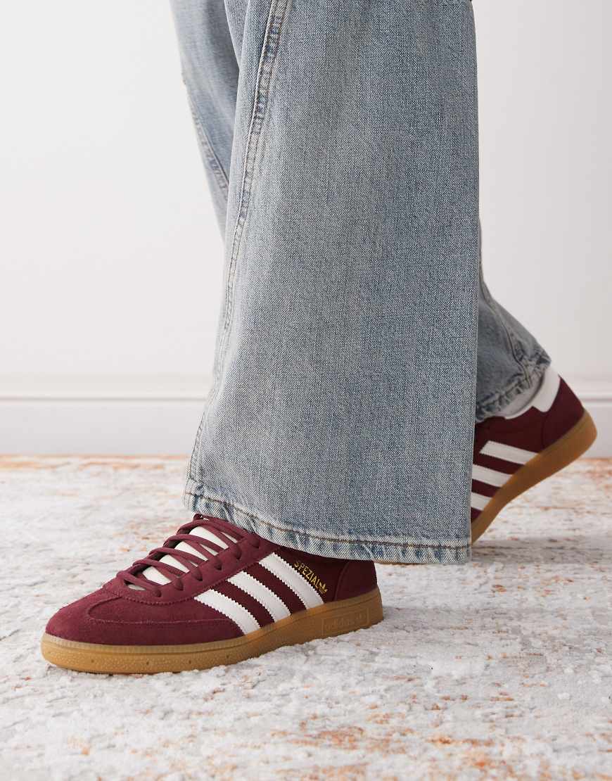 adidas Originals - Handball Spezial - Sneaker in Burgunderrot und Weiß von adidas Originals
