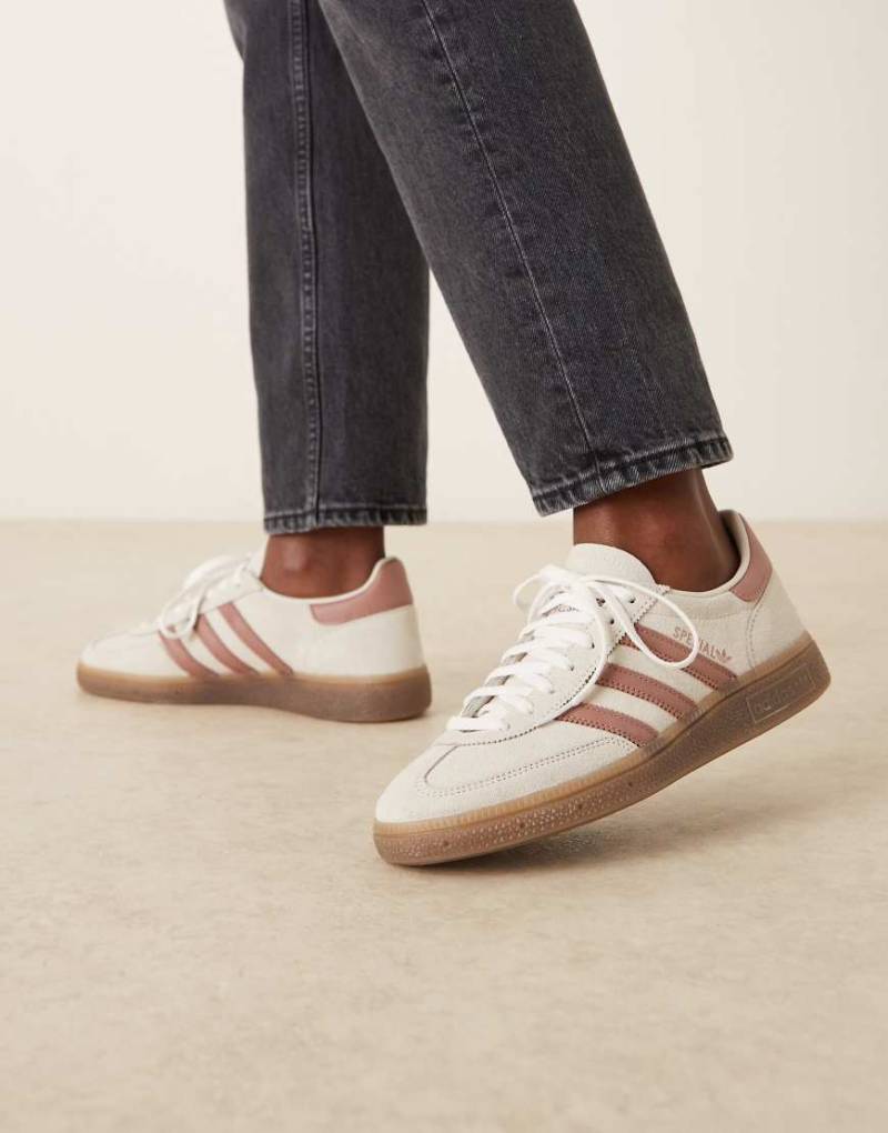 adidas Originals - Handball Spezial - Sneaker in Grau und Rosa mit Gummisohle von adidas Originals