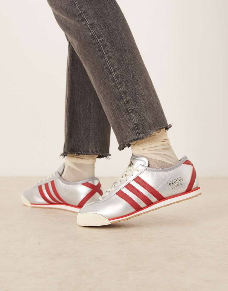 adidas Originals - Italia - Sneaker in Metallic-Silber und Rot von adidas Originals