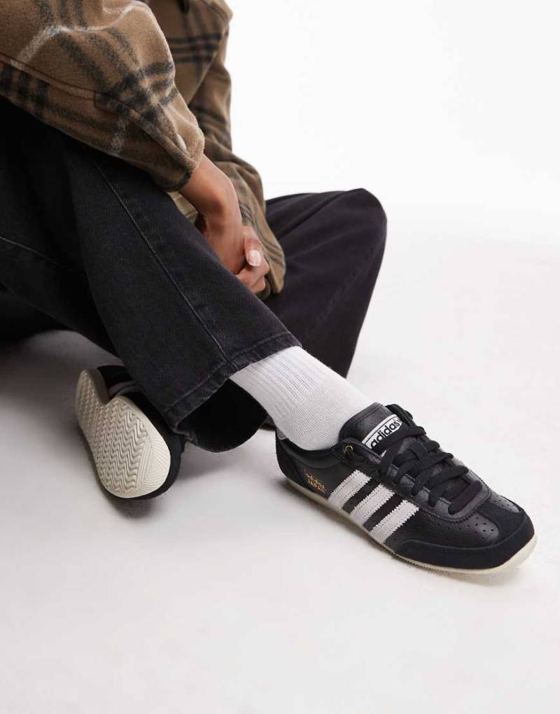 adidas Originals - Japan - Sneaker in Schwarz und Weiß von adidas Originals