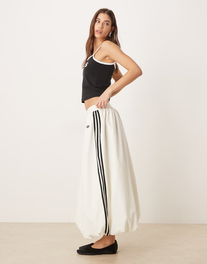 adidas Originals - Langer Rock in Wollweiß mit Ballonsaum von adidas Originals