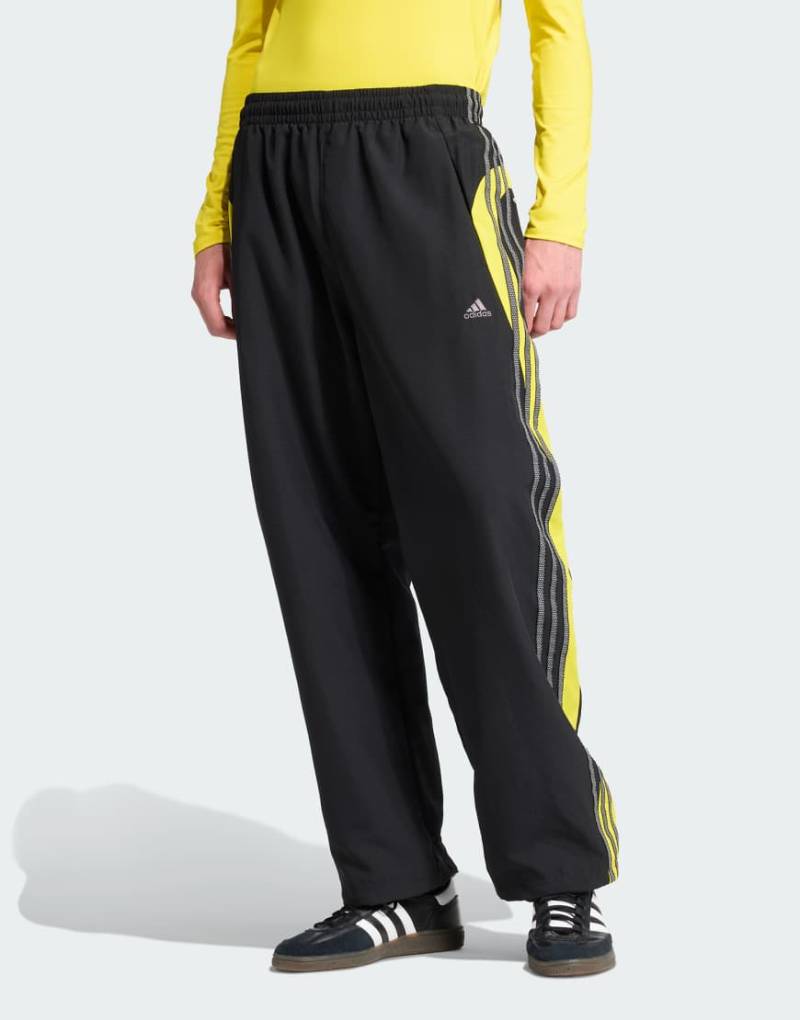 adidas Originals - Loose Cutline - Trainingshose in Schwarz von adidas Originals