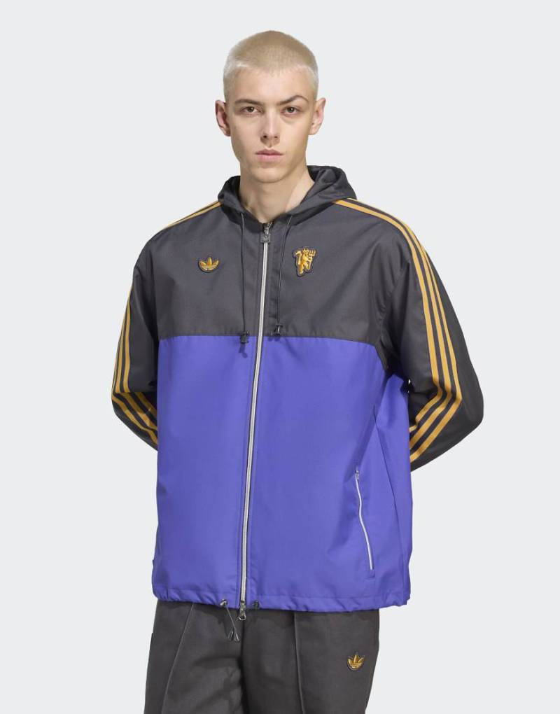 adidas Originals - Manchester United Terrace Icons - Parka in Utility-Schwarz adidas Originals - Manchester United Terrace Icons - Parka in Utility-Schwarz von adidas Originals