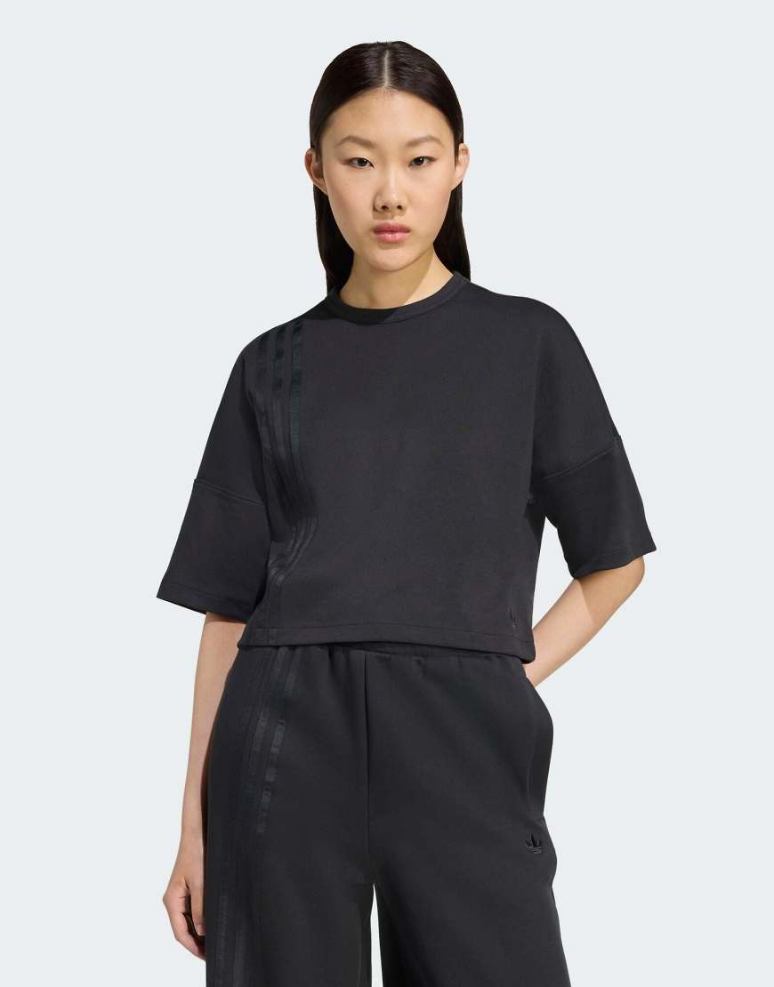 adidas Originals - Off Placed - T-Shirt in Schwarz mit den drei Streifen von adidas Originals