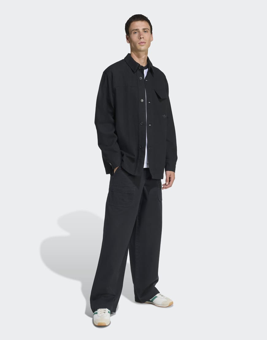adidas Originals - Premium Essentials - Cargohose in Schwarz adidas Originals - Premium Essentials - Cargohose in Schwarz von adidas Originals