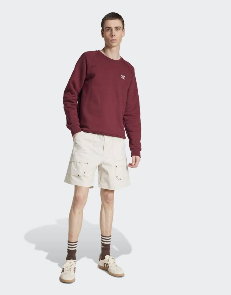 adidas Originals - Premium Essentials - Utility-Cargoshorts in Alumina-Neutral adidas Originals - Premium Essentials - Utility-Cargoshorts in Alumina-Neutral von adidas Originals