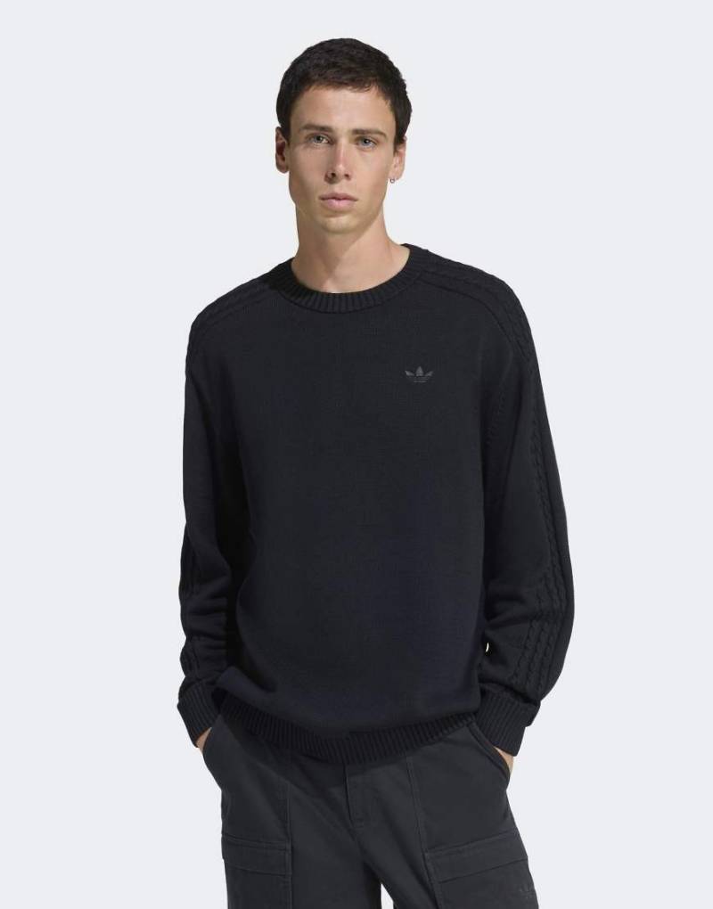 adidas Originals - Premium - Gestricktes Basic-Sweatshirt in Schwarz mit Rundhalsausschnitt adidas Originals - Premium - Gestricktes Basic-Sweatshirt in Schwarz mit Rundhalsausschnitt von adidas Originals