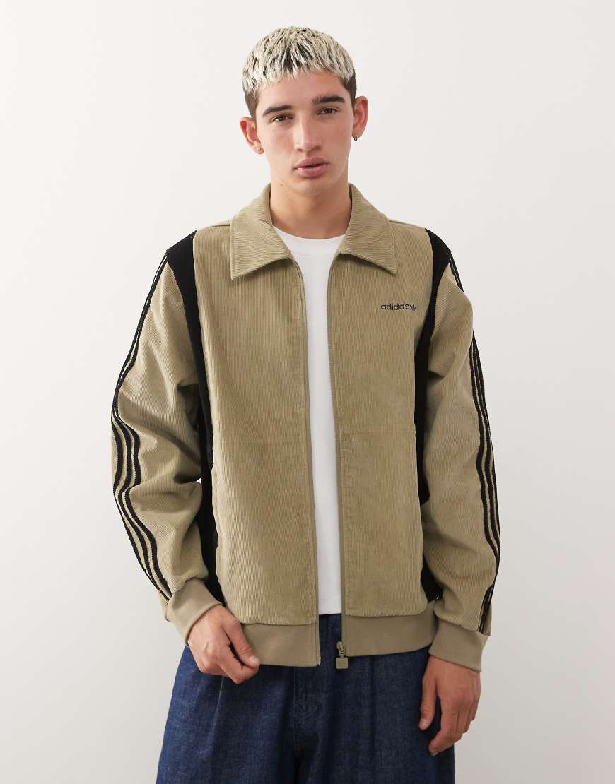 adidas Originals - Pro - Trainingsoberteil in Orbit Green-Grün adidas Originals - Pro - Trainingsoberteil in Orbit Green-Grün von adidas Originals
