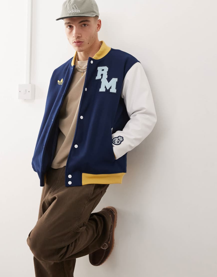 adidas Originals - Real Madrid VRCT - Jacke in Blau adidas Originals - Real Madrid VRCT - Jacke in Blau von adidas Originals