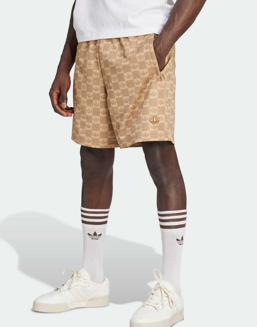adidas Originals - Regular-Fit-Shorts aus Netzstoff in Cardboard mit Monogramm-Muster-Brown von adidas Originals