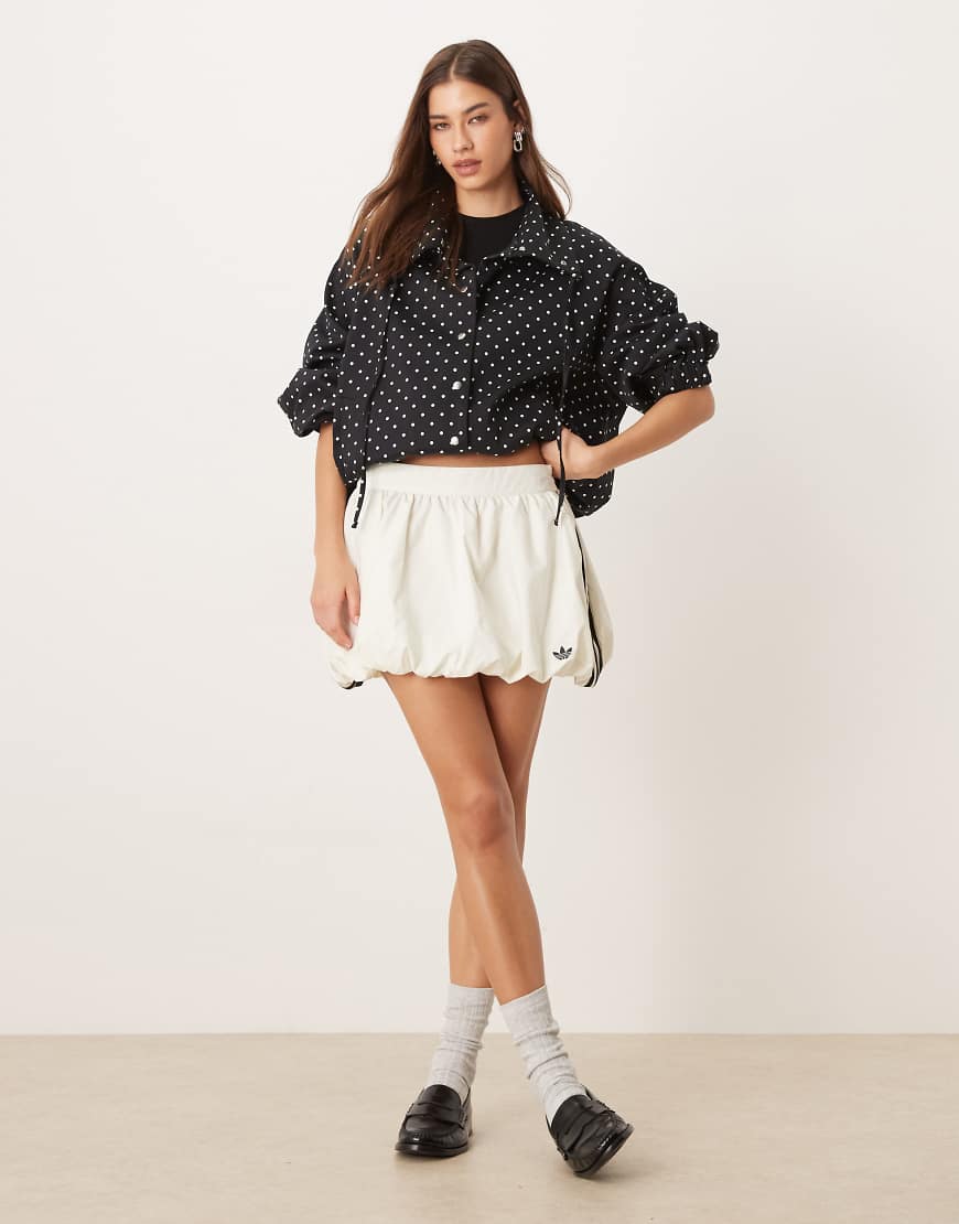 adidas Originals - Rock in Wollweiß mit Ballonsaum von adidas Originals