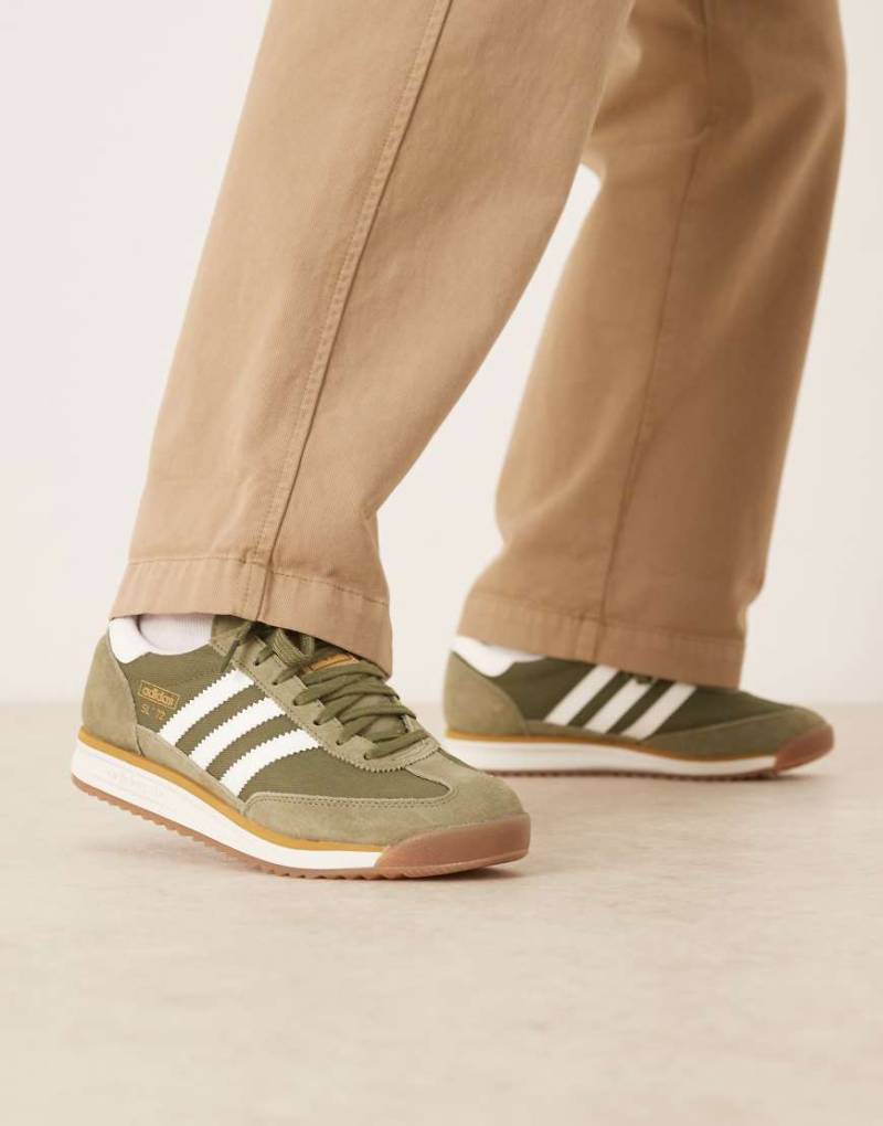 adidas Originals - SL 72 RS - Sneaker in Olivgrün und Wollweiß adidas Originals - SL 72 RS - Sneaker in Olivgrün und Wollweiß von adidas Originals