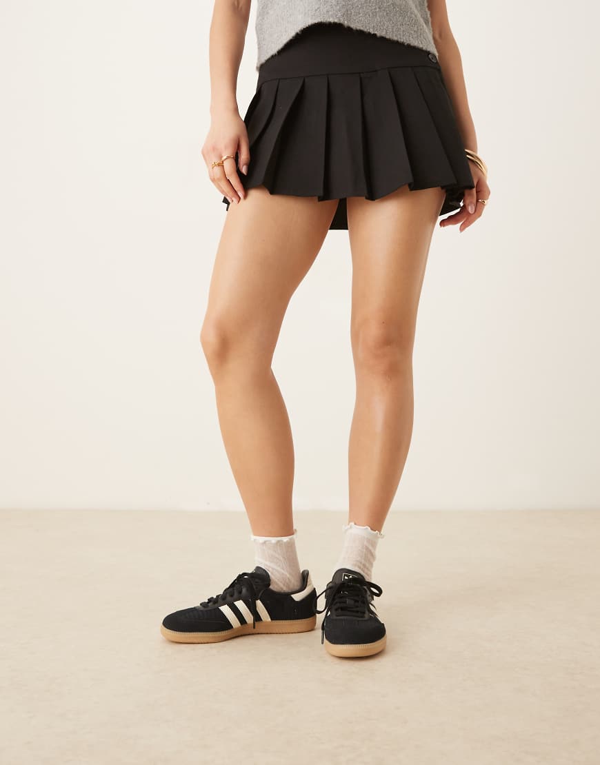 adidas Originals - Samba OG - Sneaker aus Webstoff in Schwarz und Cremeweiß adidas Originals - Samba OG - Sneaker aus Webstoff in Schwarz und Cremeweiß von adidas Originals