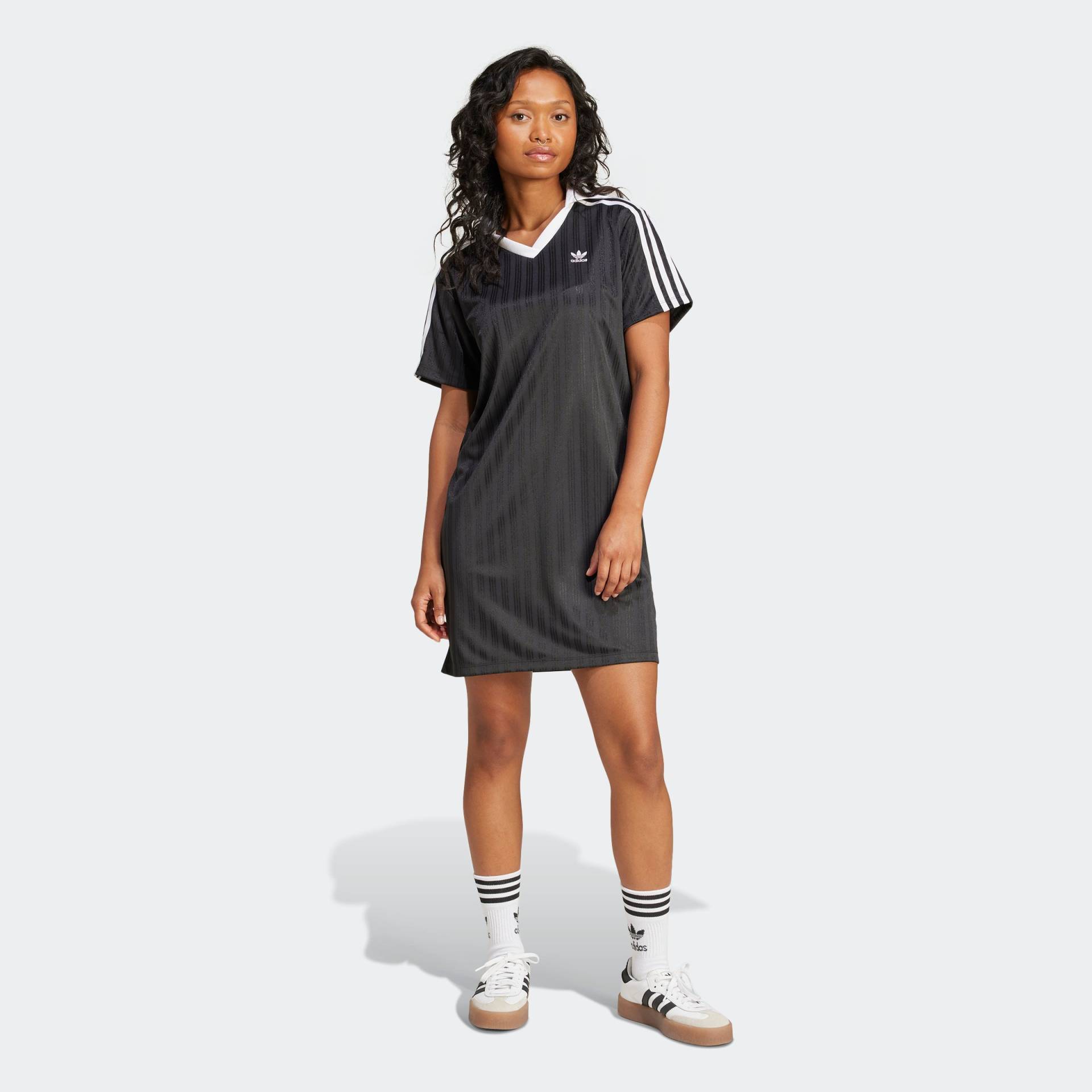 adidas Originals Shirtkleid "V-NECK SS DRESS" 1 Stk. tlg. adidas Originals Shirtkleid "V-NECK SS DRESS" 1 Stk. tlg. von adidas Originals