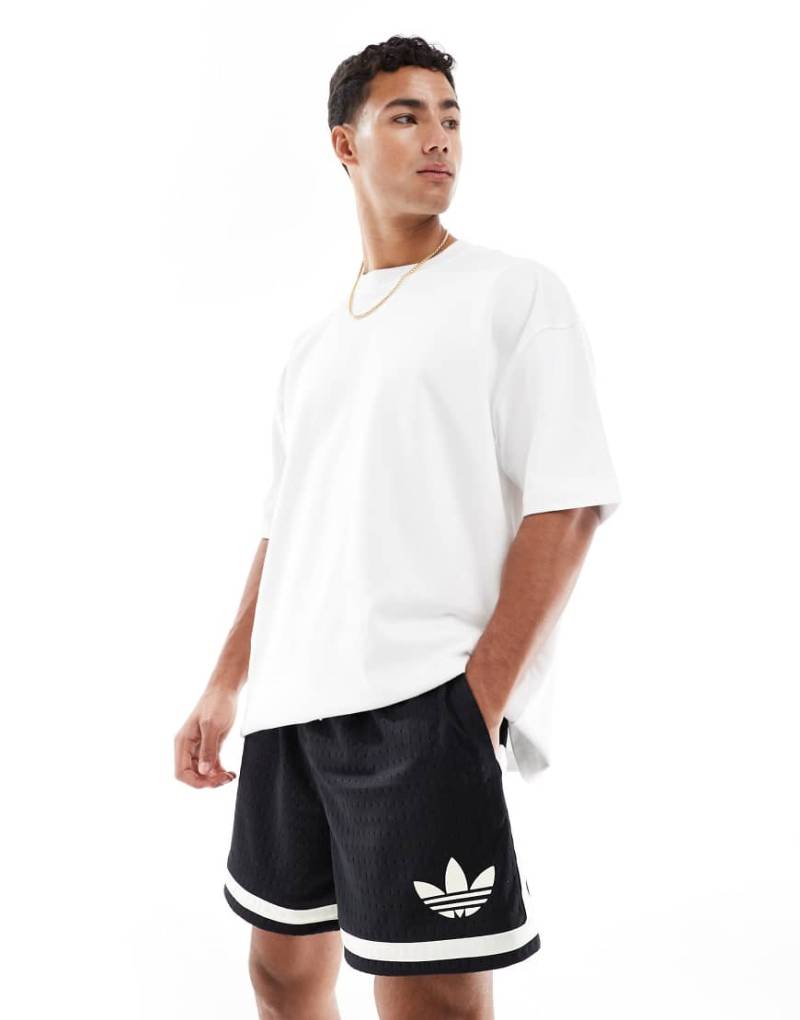 adidas Originals - Shorts in Schwarz und Wolkenweiß adidas Originals - Shorts in Schwarz und Wolkenweiß von adidas Originals