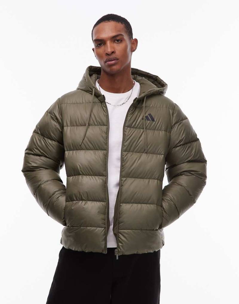 adidas Originals - Steppmantel in Khaki-Grün adidas Originals - Steppmantel in Khaki-Grün von adidas Originals