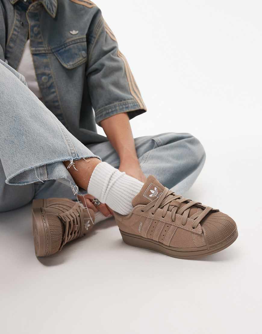 adidas Originals - Superstar II - Sneaker in Braun mit Ziernaht-Brown von adidas Originals