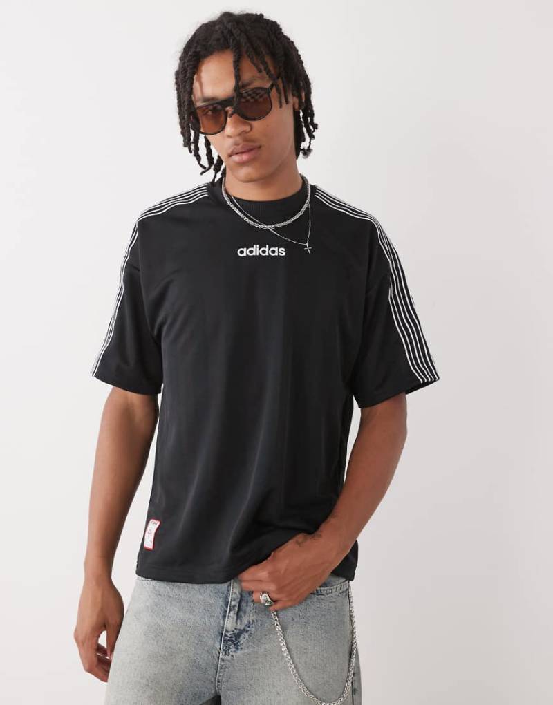 adidas Originals - T-Shirt im Stil der 90er aus Jersey in Schwarz mit Streifen von adidas Originals