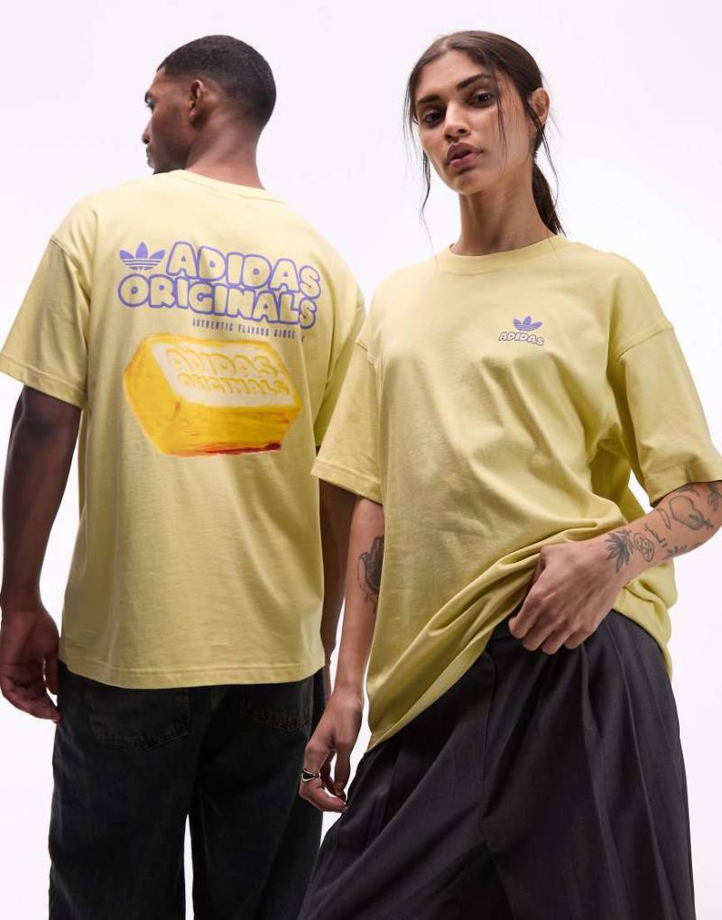 adidas Originals - T-Shirt in Gelb mit Butter-Grafikprint von adidas Originals