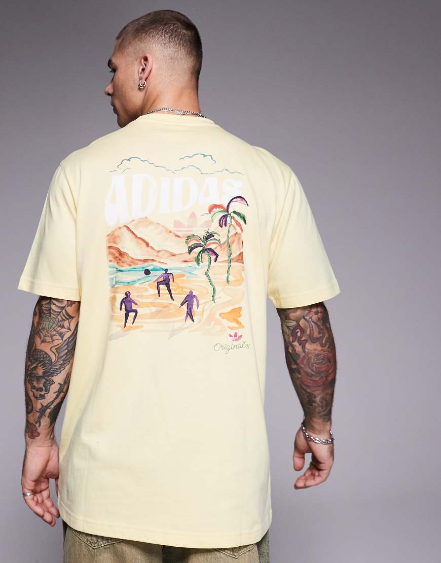 adidas Originals - T-Shirt in Gelb mit Summer-Print von adidas Originals