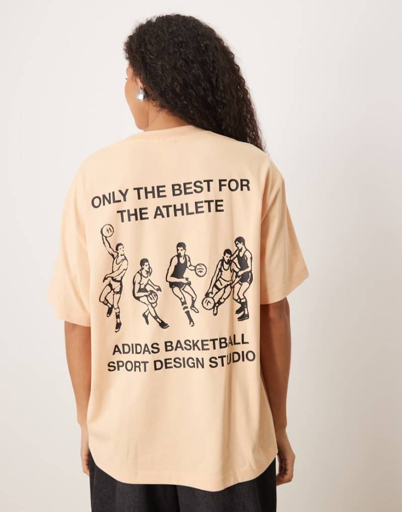 adidas Originals - T-Shirt in Pfirsich mit „Basketball"-Rückenprint-Orange von adidas Originals