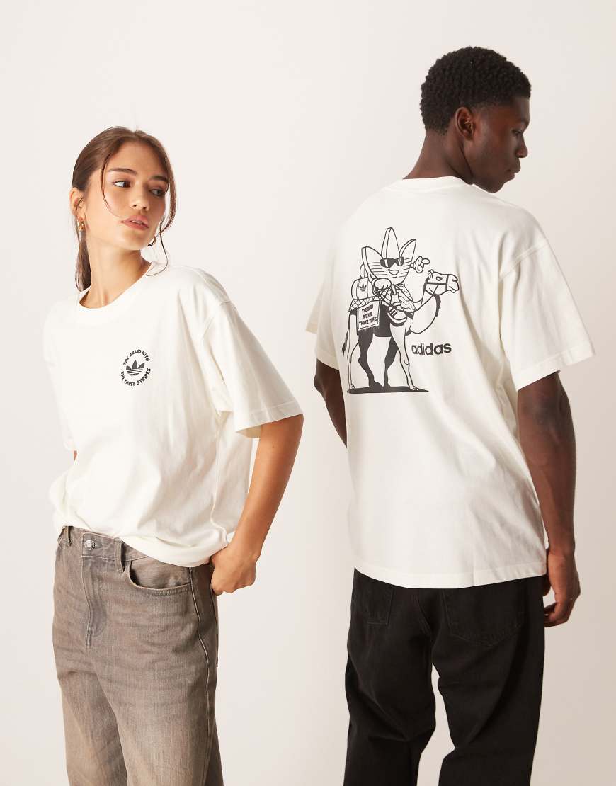 adidas Originals - T-Shirt in Wollweiß mit Kamel-Print adidas Originals - T-Shirt in Wollweiß mit Kamel-Print von adidas Originals