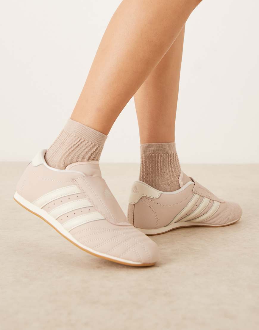 adidas Originals - Taekwondo - Sneaker in Hellrosa und Weiß von adidas Originals