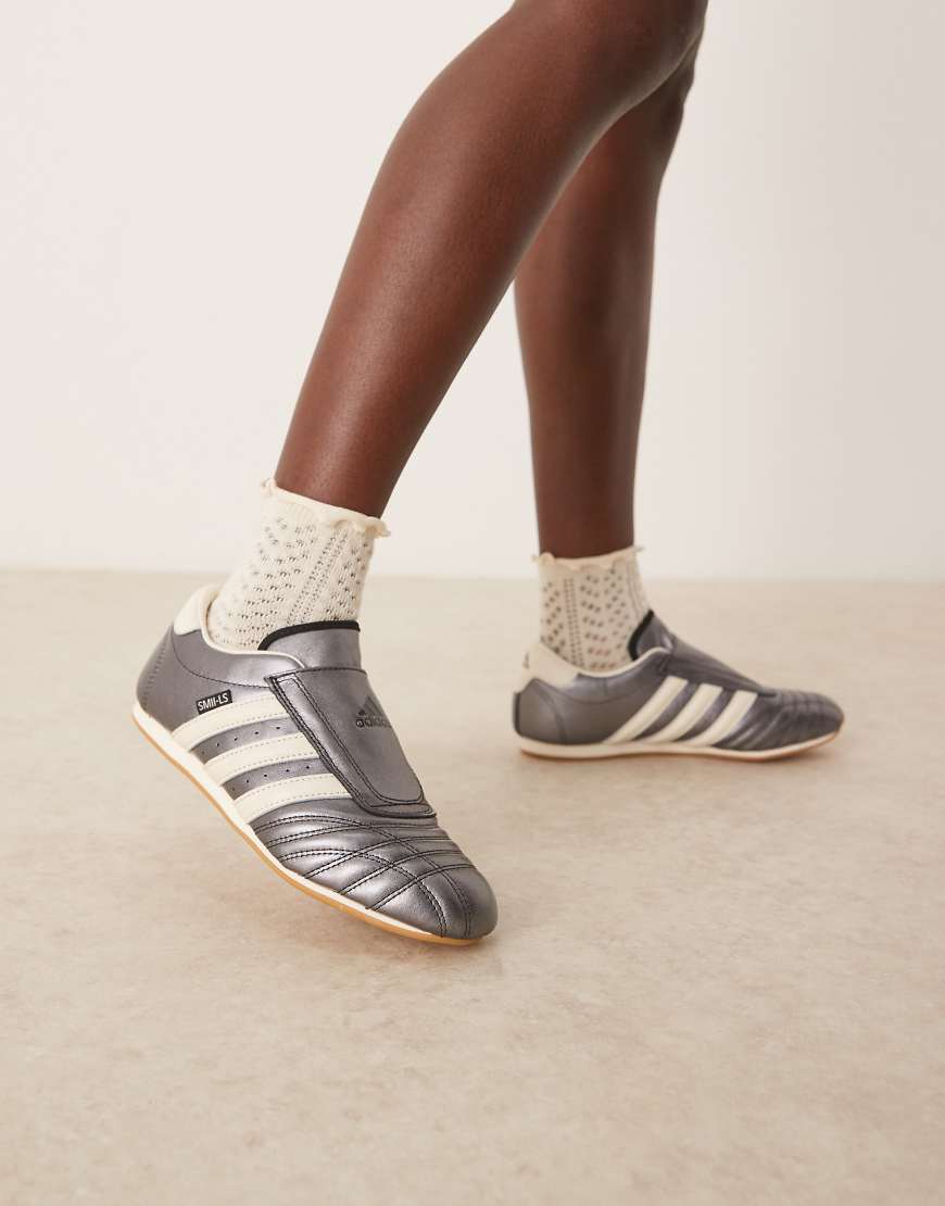 adidas Originals - Taekwondo - Sneaker in Metallic-Grau-Schwarz von adidas Originals