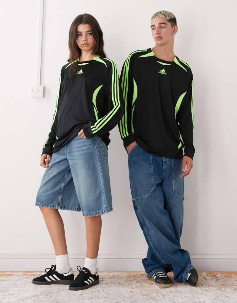 adidas Originals - Teamgeist - Langärmliges T-Shirt in Schwarz und Grün von adidas Originals