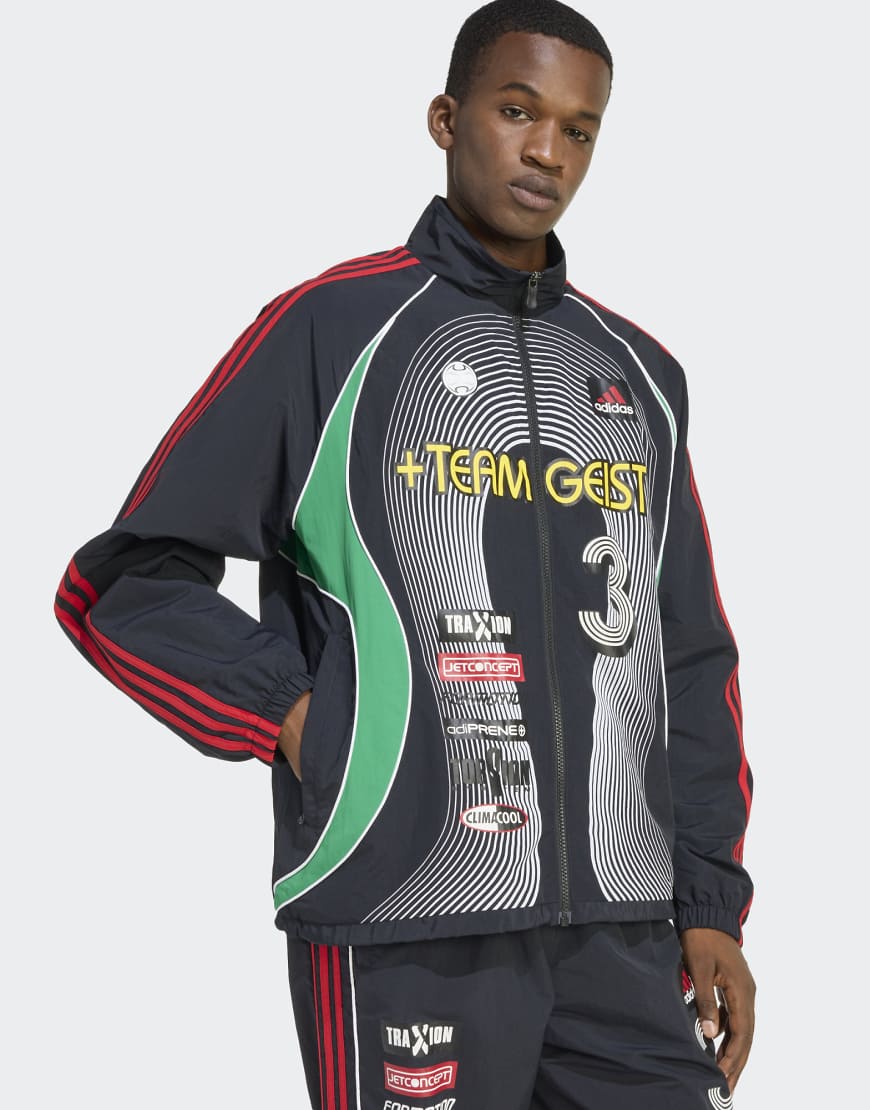 adidas Originals - Teamgeist Moto - Trainingsjacke in Schwarz/Grün/Better Scarlet von adidas Originals