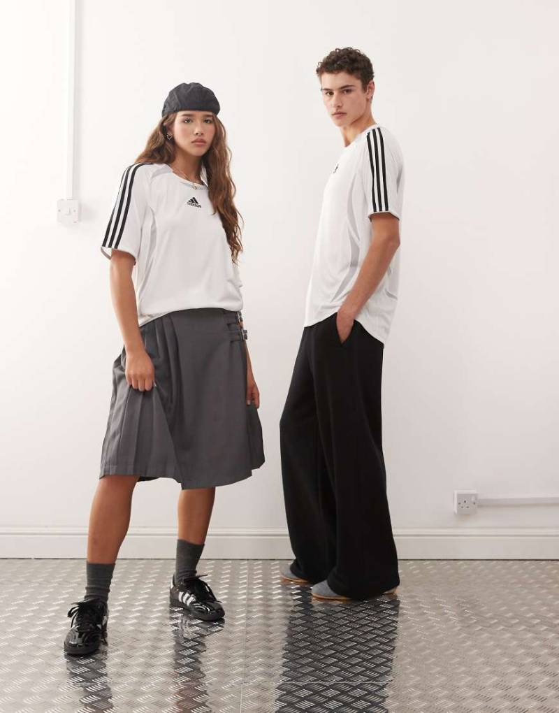 adidas Originals - Teamgeist - T-Shirt in Weiß von adidas Originals