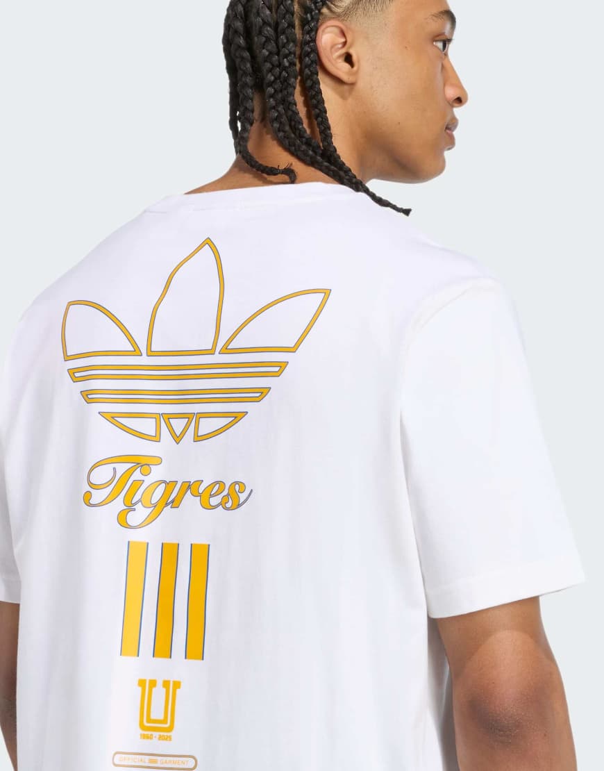 adidas Originals - Tigres Uanl Terrace Icons - T-Shirt in Weiß mit Grafik adidas Originals - Tigres Uanl Terrace Icons - T-Shirt in Weiß mit Grafik von adidas Originals