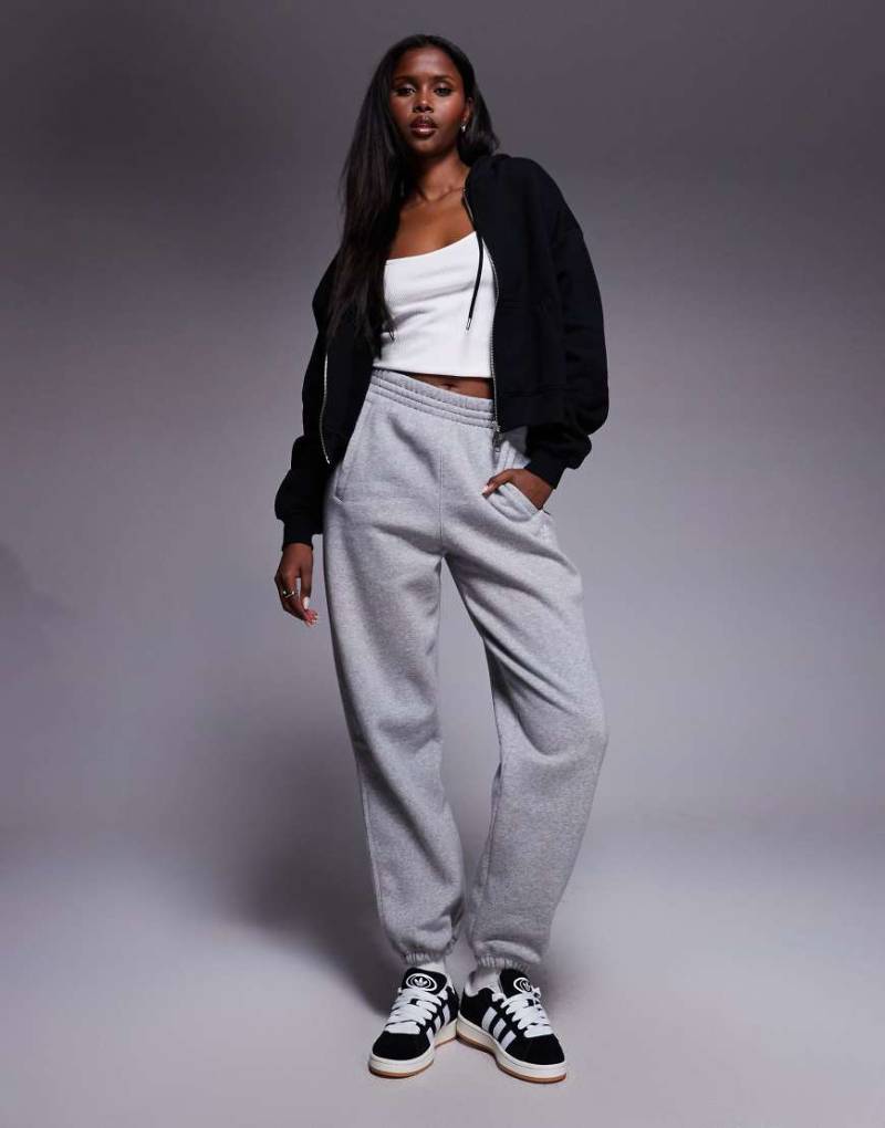 adidas Originals - Trefoil Essential - Jogginghose in Grau mit Dreiblatt-Logo von adidas Originals