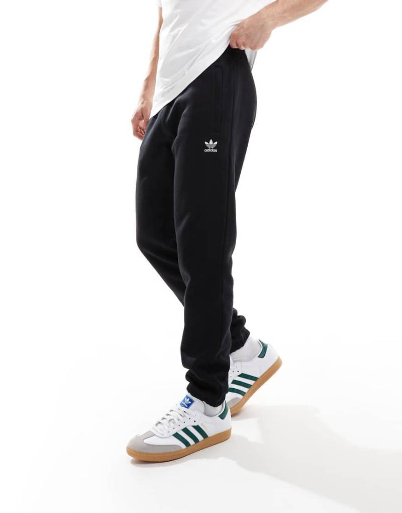adidas Originals - Trefoil Essentials - Jogginghose in Schwarz von adidas Originals