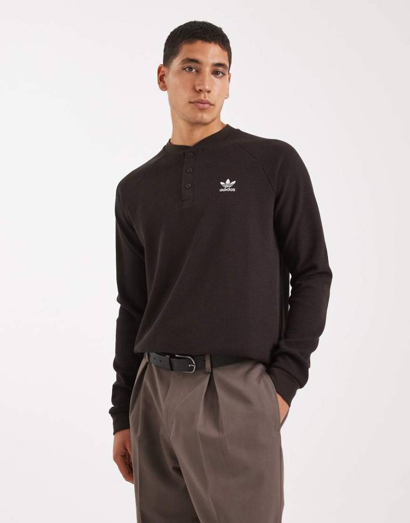 adidas Originals - Trefoil Essentials - T-Shirt in Aurora Coffee mit Dreiblatt-Logo-Brown von adidas Originals