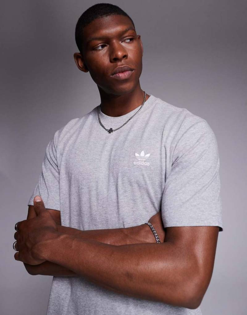 adidas Originals - Trefoil Essentials - T-Shirt in Grau von adidas Originals