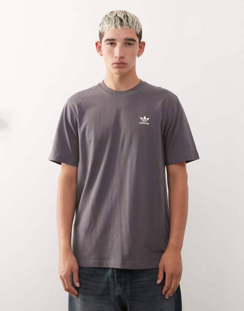 adidas Originals - Trefoil Essentials - T-Shirt in Grau von adidas Originals
