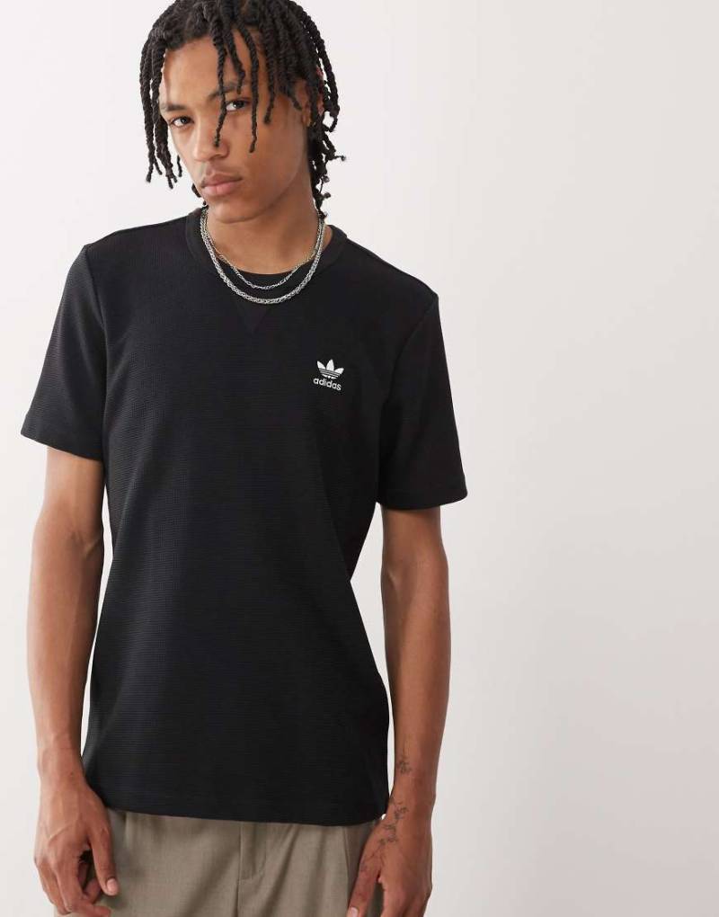 adidas Originals - Trefoil Essentials - T-Shirt mit Waffelstruktur-Schwarz von adidas Originals
