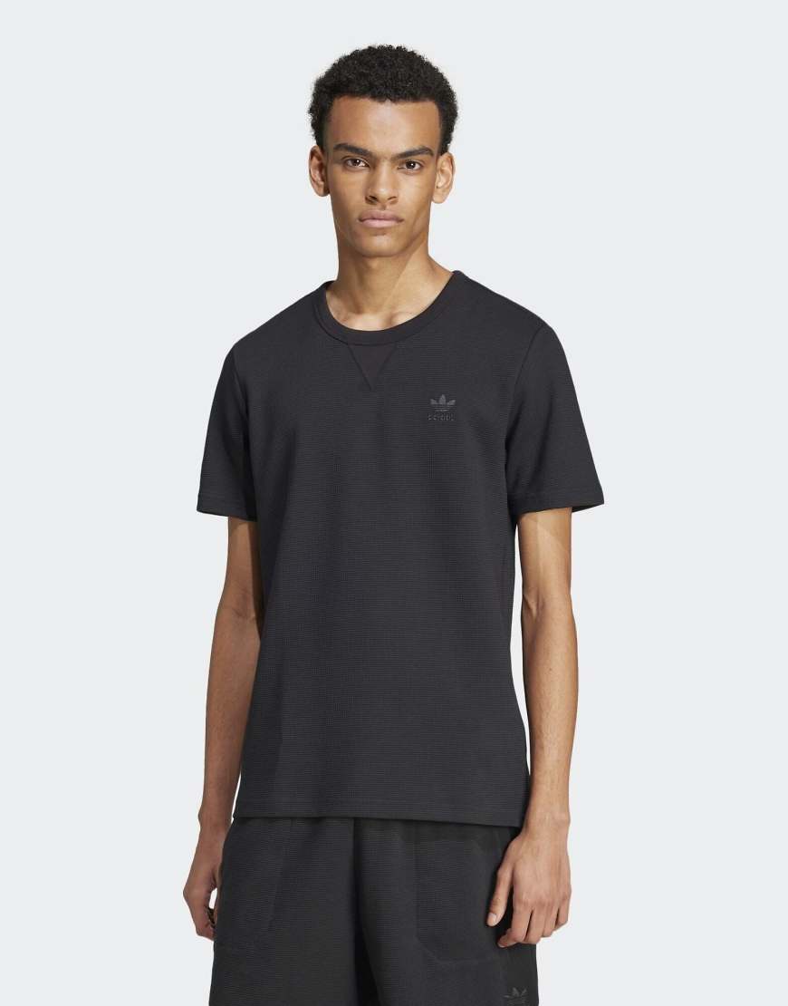 adidas Originals - Trefoil Essentials - T-Shirt in Schwarz mit Waffelstruktur von adidas Originals